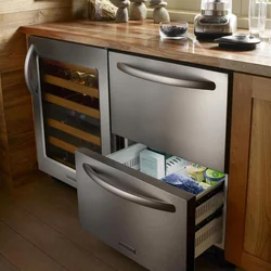 Холодильник под столешницу фото кухни
