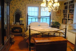 Спальня в старом доме фото