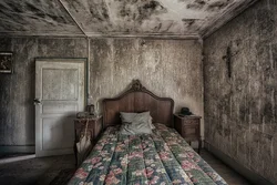 Спальня ў старым доме фота