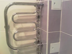 Труба полотенцесушителя в ванной фото