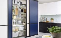 Холодный шкаф на кухне фото