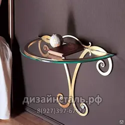 Круглы столік у спальні фота