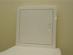 Ванна бөлмесінің фотосуретіндегі пластикалық люктер