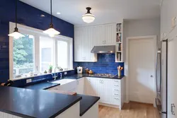 Photo White Kitchen Blue Walls