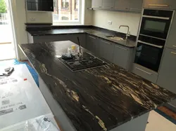 Ошхона бо акси countertop мармар сиёҳ