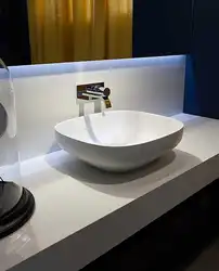 Чаша на столешнице в ванной фото