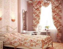 Curtains for bedroom photo in roses