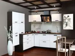 Темные кухни с белыми фасадами фото