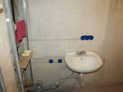 Розетка и выключатель в ванной фото
