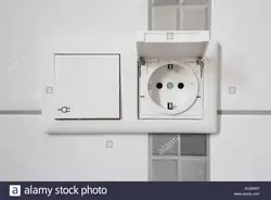 Розетка и выключатель в ванной фото