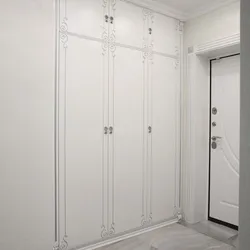 Белые распашные шкафы в прихожую фото