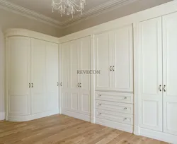 Белые распашные шкафы в прихожую фото