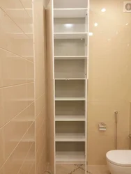 Высокая шафа ў ванны пакой фота