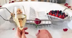 Köpük və şampan ilə foto hamam