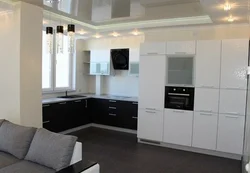 White gloss ceiling in the kitchen photo