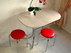 Овальный стол на маленькую кухню фото