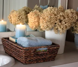 Bathroom accessories with flowers photo