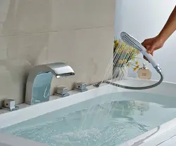 Bathtubs With Tap Hole Photo