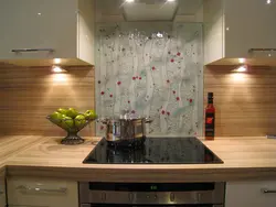 Wallpaper instead of tiles in the kitchen photo