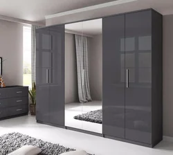 Шкаф в спальню серого цвета фото