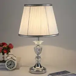 Yotoqxona fotosurati uchun zamonaviy stol lampalari