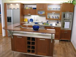 Кухня С Встроенным Столом Дизайн Фото