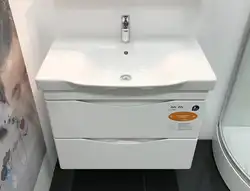 Banyoda fotoşəkildə 40 sm lavabo