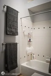 Towels in a small bathroom photo