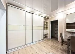 Шкаф встроенный в стену в гостиной фото