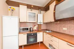Кухня с газовым котлом и холодильником фото