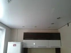 Натяжной потолок в кухне 5 кв фото