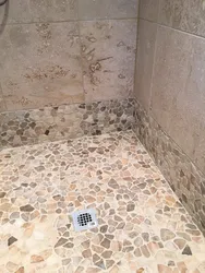 Плиткаҳои мозаикӣ барои ошёнаи ванна акс