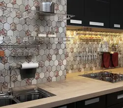 Oshxona backsplash fotosurati uchun katta hajmdagi plitkalar