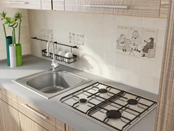 Mətbəx backsplash fotoşəkili üçün böyük ölçülü plitələr