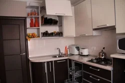 Кухни в панельных домах с кладовкой фото