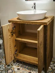 Ағаштан жасалған ваннаға арналған шкаф фотосуреті