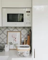 How to install a microwave and refrigerator in the kitchen photo