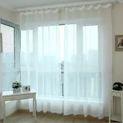 Две тюли на одно окно фото в гостиной