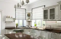 Интерьер кухни с 5 окнами