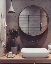 Ванна с овальным зеркалом интерьер