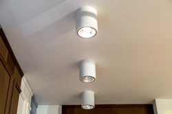 Накладной светильник в интерьере кухни