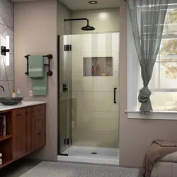 Bathtub with door in the interior