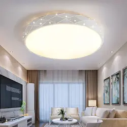 Круглые светильники в интерьере гостиной