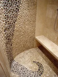 Плитка галька в интерьере ванной