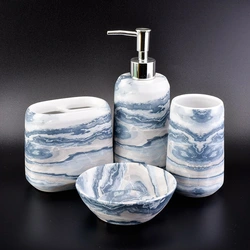 Interyerdə vanna otağı üçün keramika aksesuarları