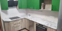 Столешница полярная звезда в интерьере кухни