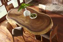 Стол из дуба в интерьере кухни