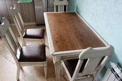 Стол из дуба в интерьере кухни