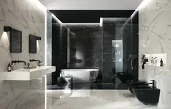 Сұр және қара плиткалары бар ванна бөлмесінің интерьері