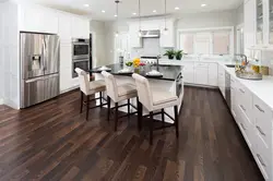Дизайн кухни деревянный пол